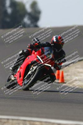 media/Nov-01-2025-TrackDaz (Sat) [[2b4d5192bc]]/C Group/1240pm (Turn 2 Outside)/